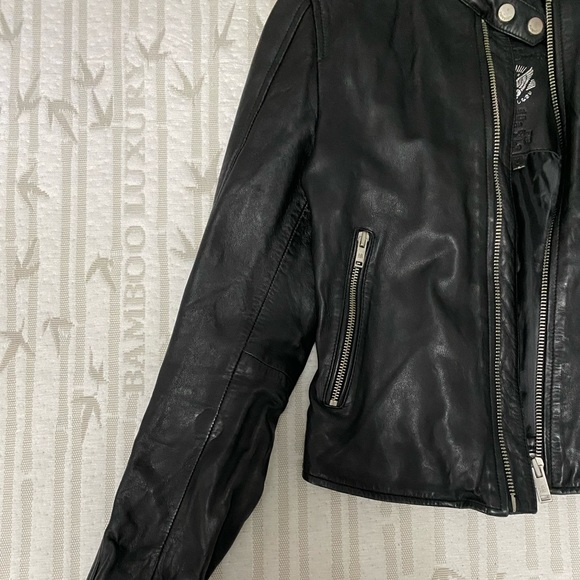 **SOLD** SUPERDRY LEATHER JACKET - Picture 2 of 13